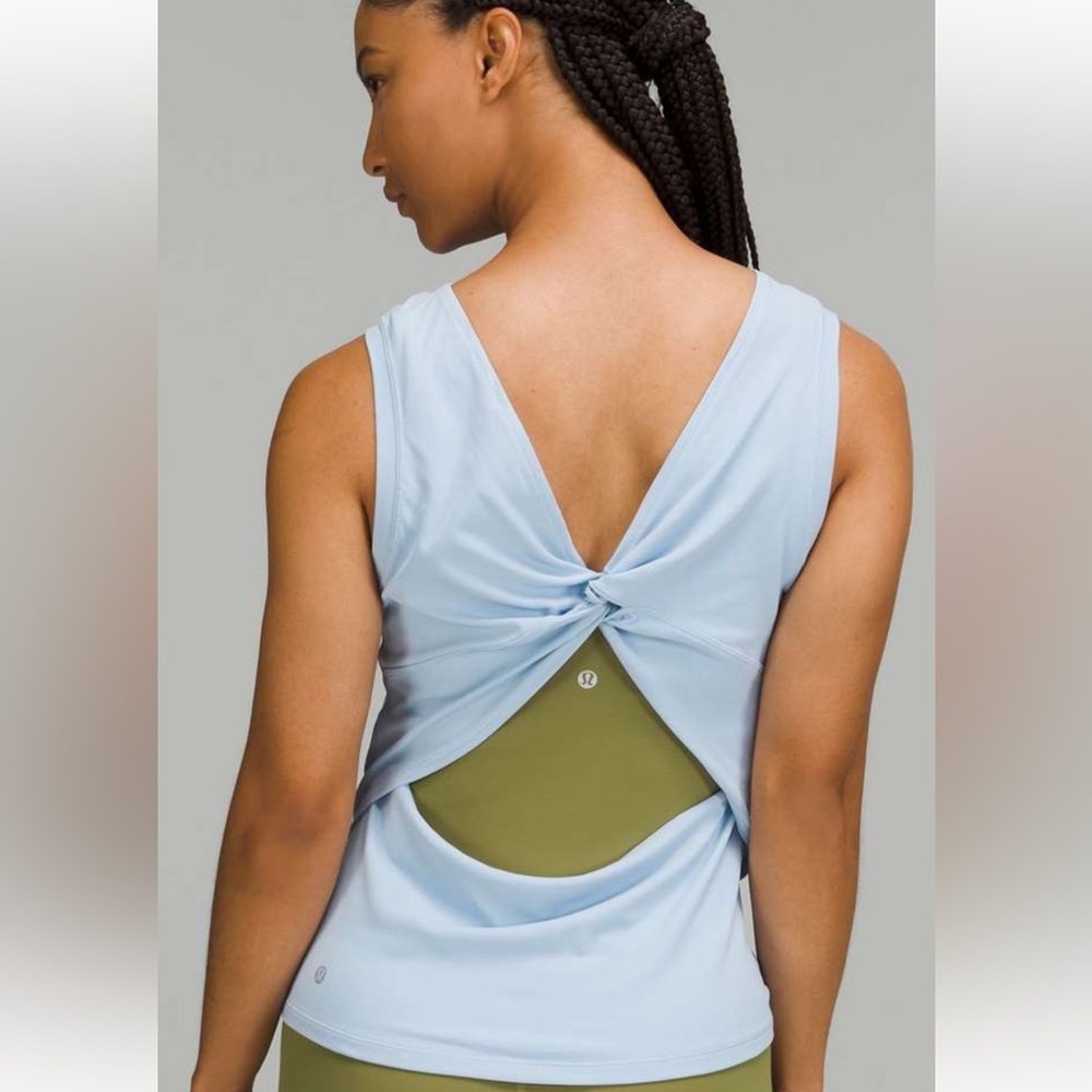 Lululemon Nulu Back-Twist Yoga Tank Size 2 Blue Linen